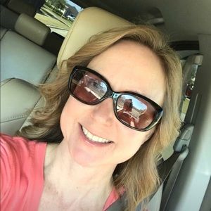 Meet your Posher, Suzanne